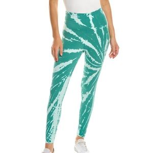 XCVI
Active Legging.